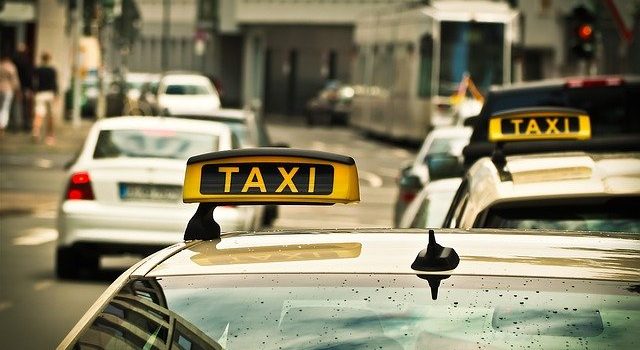 Guide pour trouver un taxi à Nantes rapidement